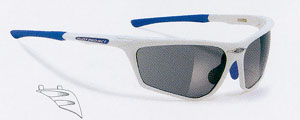 ロードバイク用度付きサングラスは強度近視レンズ、遠近両用レンズでも制作可能です。