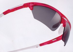 女性向のテニスに適したサングラスに、待望の度付き対応テニスサングラスが発売されました。