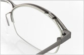 遠近両用のスポーツ眼鏡制作は、熟練したスポーツメガネ専門スタッフにお任せください。