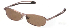 ゴルフ時の偏光サングラスは、一般のサングラスと違って視界がクッキリとします。