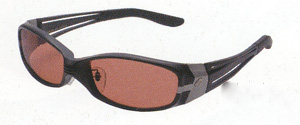 スポーツサングラスの偏光レンズは、ヨットやセーリングに適した偏光レンズ選びが大切です。