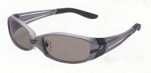 スポーツサングラスの偏光レンズは、ランニングに適した偏光レンズ選びが大切です。