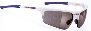 度つき偏光サングラスは、あらゆるアウトドアの度つきサングラスとして最適なサングラスです。