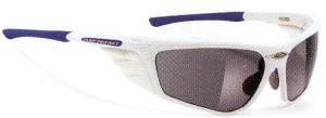 偏光サングラス度つきは、あらゆるアウトドアの度付きサングラスとして最適なサングラスです。