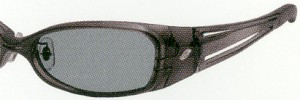 偏光のスポーツサングラスは、アウトドアどきのサングラスとして適したグラスです。