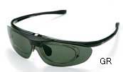 偏光レンズは、ゴルフや釣りや野球などにとても快適なサングラスです。